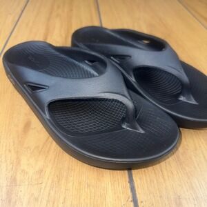 OOFOS Ooahh Slide Sandal Women's Size 7 US Black Recovery Comfort Flip Flops